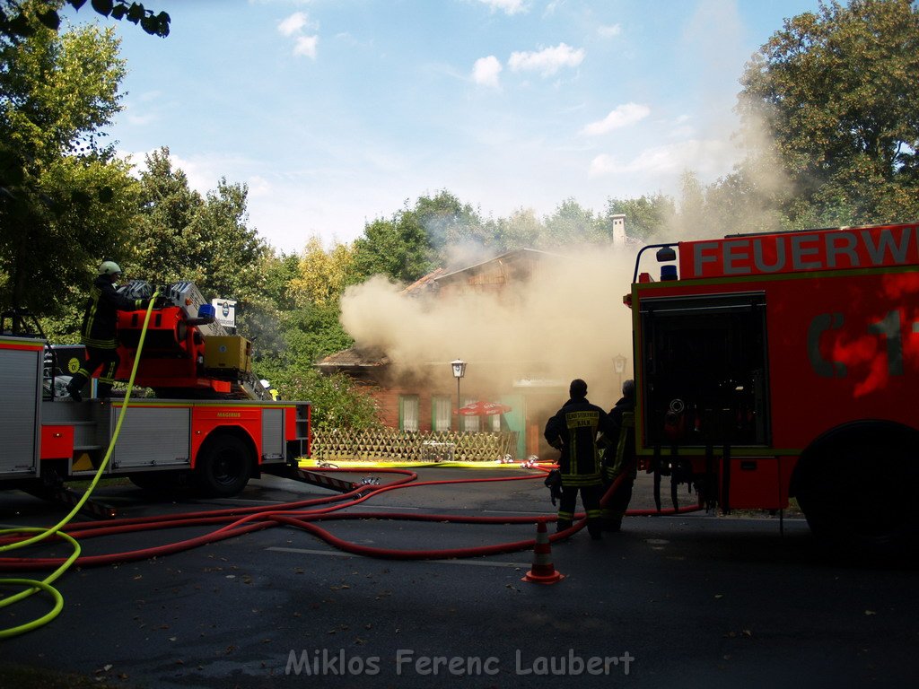 Brand Schuetzenhof Neusser Landstr P5813.JPG